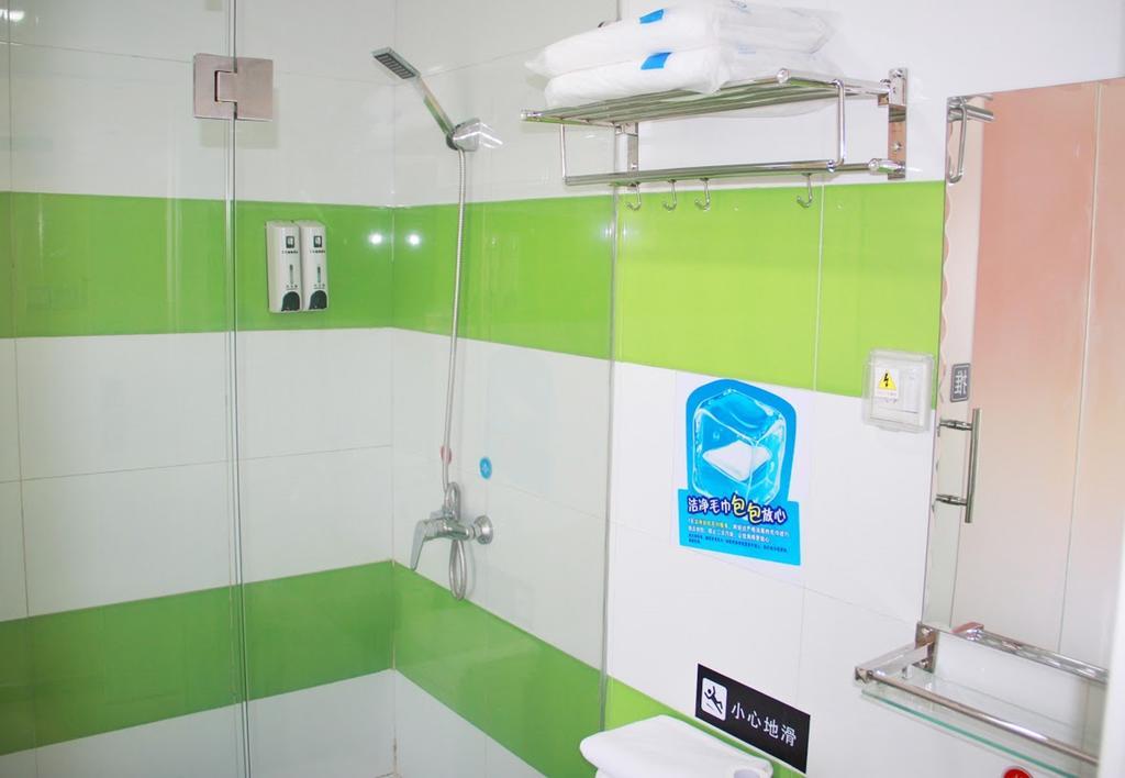 7Days Inn Guangzhou Baiyun International Airport Renhezhen ภายนอก รูปภาพ