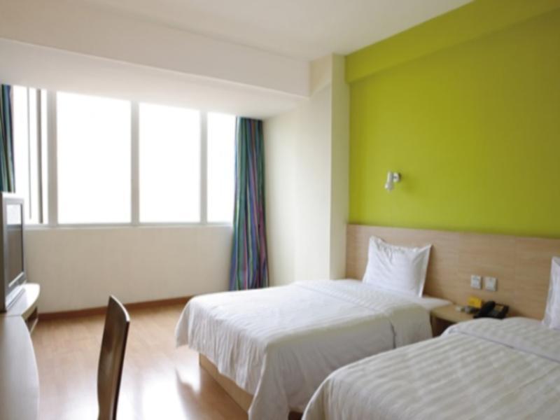 7Days Inn Guangzhou Baiyun International Airport Renhezhen ภายนอก รูปภาพ
